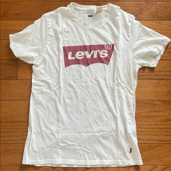 Levis T-Shirts in Black and White - Picture 2 of 2